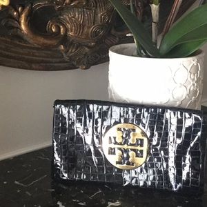 Rare Tory Burch Navy Patent Reva Clutch